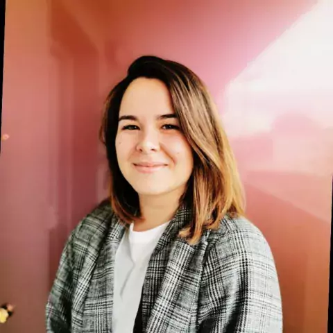 Tina, étudiante en MBA Management des Ressources Humaines